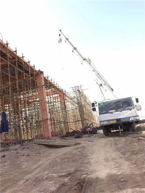 天涯区吊车作业的安全注意事项有哪些？